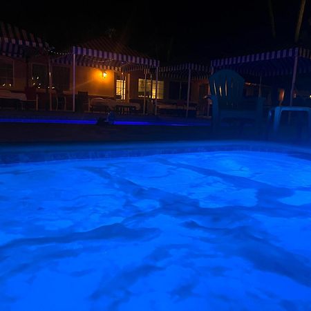 Exotic Dreams Resort Adults Only Palm Springs Exteriör bild